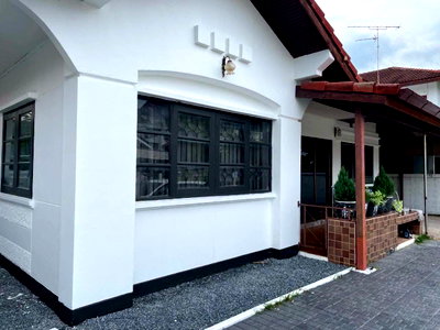 Houses for sale  Central Korat : Prime location house for sale in Korat, Thep Thani Village. Selling price: only 1.8 million baht.