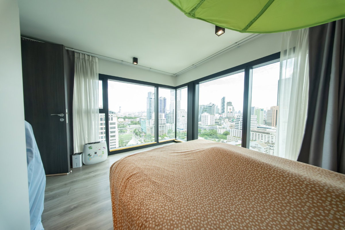 รูป คอนโด 2 ห้องนอน The Lofts Silom ราคา ฿198K/ตร.ม. ใกล้ BTS สุรศักดิ์ สีลม - U6413359 - รูปที่ 16/17