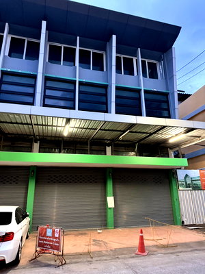 Shophouses for rent Chiang Mai : For Rent 👉 3.5-Storey Commercial Office Building | 6 Connected Units