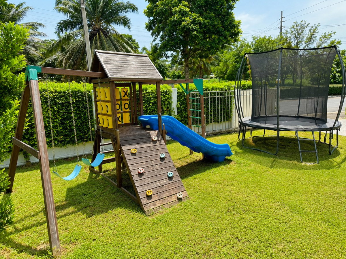 รูป 🏡 บ้านเดี่ยวหลังใหญ่สุดในโครงการ! หลังมุม พร้อมสระว่ายน้ำ + สไลเดอร์+ สระว่ายน้ำส่วนตัว หมู่บ้านอารียาโคโม่ ลาดกระบัง (ใกล้สนามบินสุวรรณภูมิ) - รูปที่ 14/21