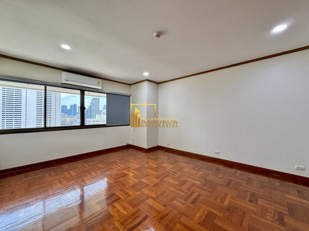 รูป Tower Park | Very Spacious 3 Bedroom Condo in Nana Area - BR13154CD - รูปที่ 25/54