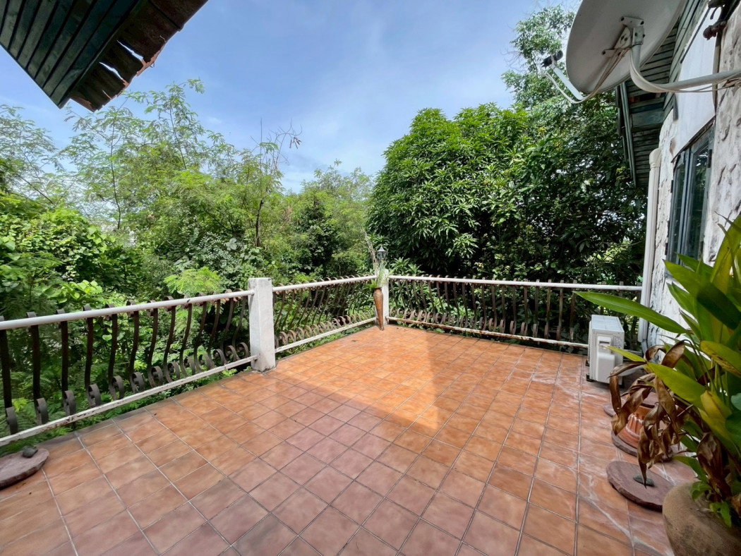 รูป ขายด่วน บ้านเดี่ยวดีไซน์พิเศษ บนที่ดิน 100 ตร.ว. 250 ตร.ม. 4 ห้องนอน ซอยสายไหม 7 เพียง 150 เมตรจากถนนสายไหม - รูปที่ 11/12