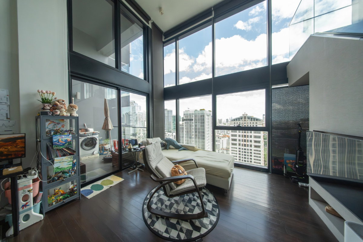 รูป คอนโด 2 ห้องนอน The Lofts Silom ราคา ฿198K/ตร.ม. ใกล้ BTS สุรศักดิ์ สีลม - U6413359 - รูปที่ 1/17