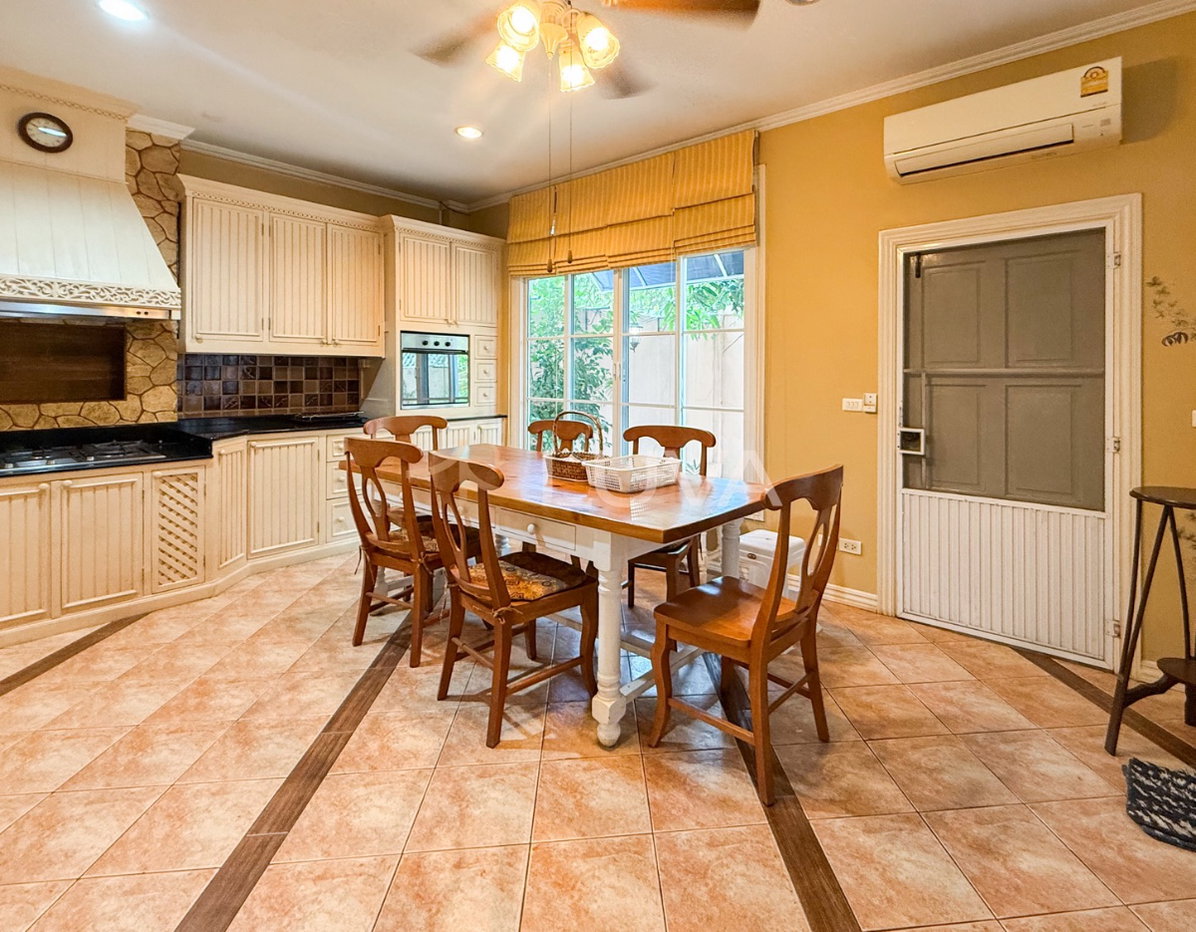 รูป For Rent / ให้เช่า 🪾 แฟนตาเซีย วิลล่า 2 Townhome แต่งสวย Cozy แปลงมุมหน้าสวน/สระว่ายน้ำ หลังใหญ่ เพียง 400 ม.จากสถานี BTS แบริ่ง - รูปที่ 8/24