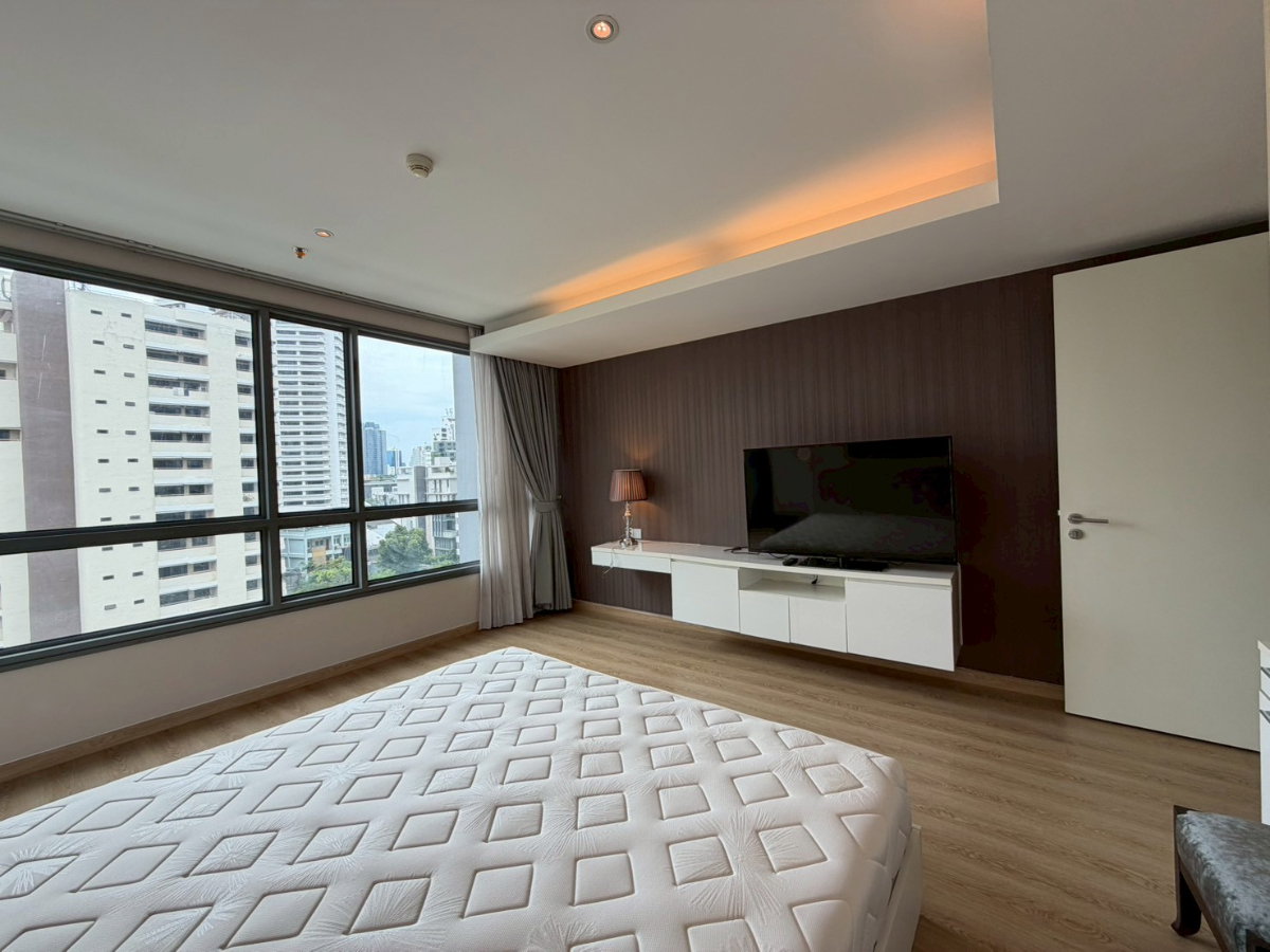 รูป H Sukhumvit 43  ห้องตกแต่งสวย หน้ากว้างอยู่สบาย โซนนั่งเล่นกว้างติดระเบียงวิวโล่งๆ เฟอร์เครื่องใช้ไฟฟ้าครบเซ็ต พร้อม 1 ห้องนอนห้องใหญ่  - รูปที่ 30/41