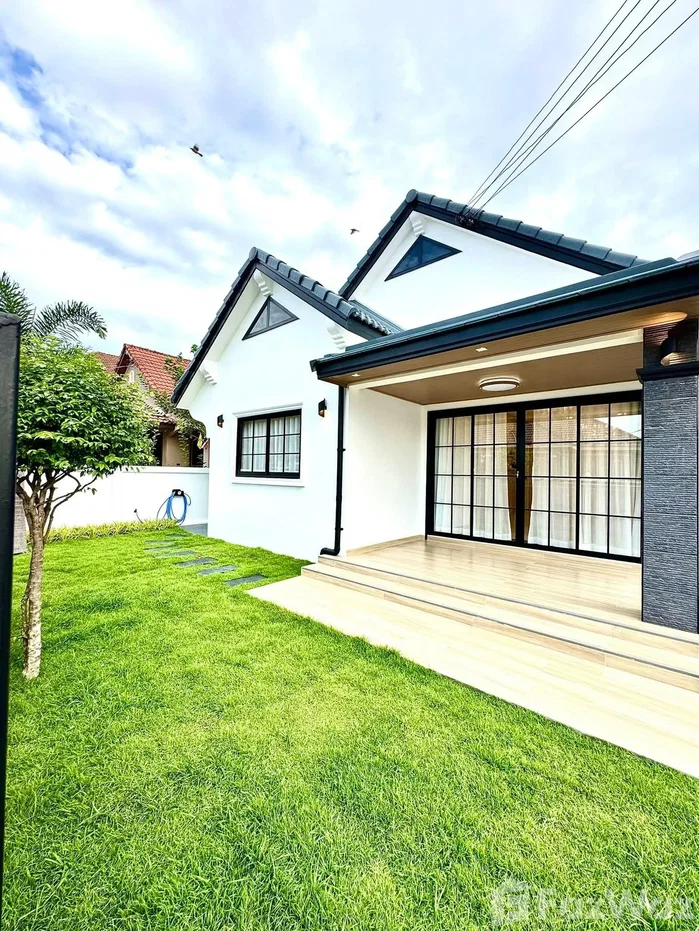 picture Beautiful Single Detached House in a Prime Location 6565453 - 1/38