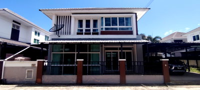 เช่าบ้านเดี่ยว ชลบุรี : บ้านเดี่ยว 2 ชั้น 4 ห้องนอน 3 ห้องน้ำ พื้นที่ใช้สอย 160 ตร.ม. พร้อมพื้นที่มีหลังคา 200 ตร.ม. เหมาะสำหรับอยู่อาศัย สำนักงาน หรือเวิร์กช็อป – ศรีราชา