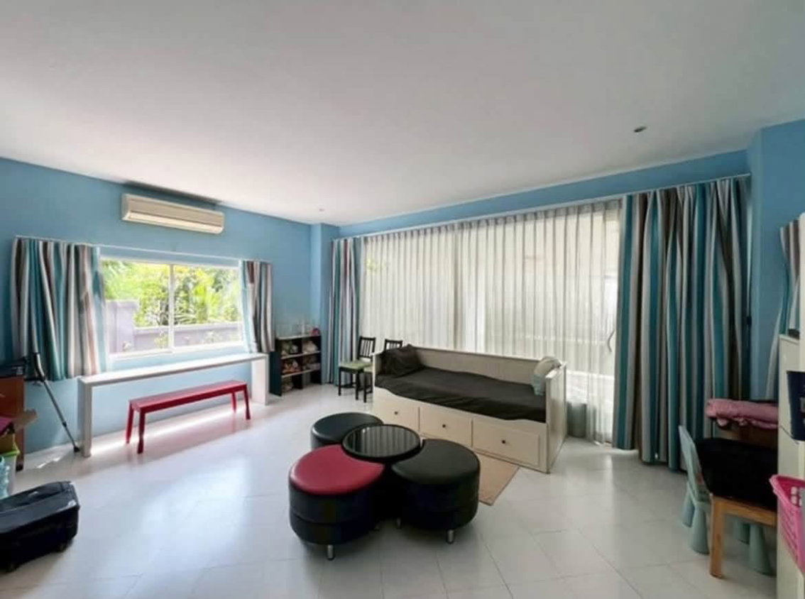 รูป บ้านเดี่ยวพร้อมสวนส่วนตัว | บีทีเอสอ่อนนุช | พื้นที่ 724 ตารางเมตร | 5 ห้องนอน 3 ห้องน้ำ | 110,000 บาท - รูปที่ 13/17