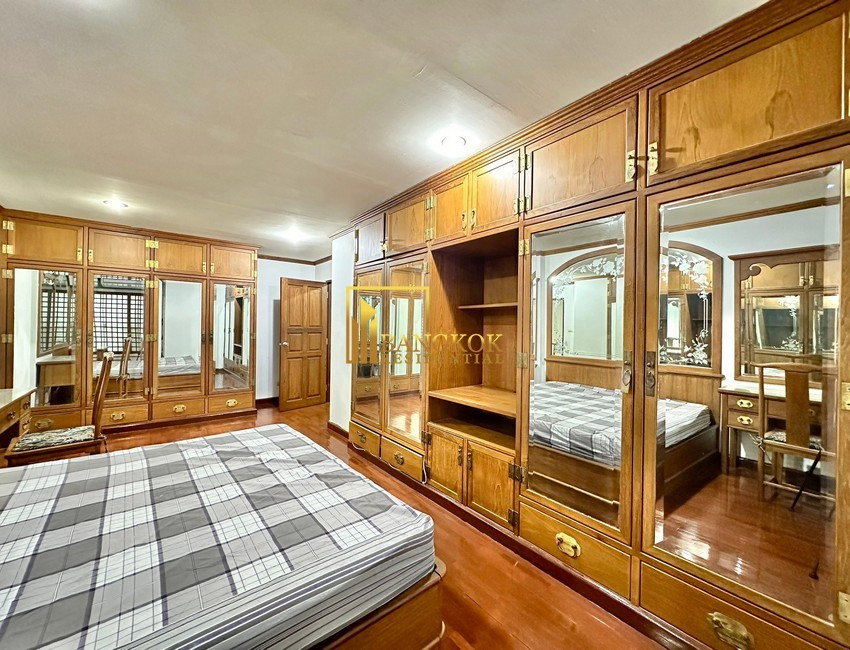picture Le Premier 2 | Spacious 4 Bedroom Duplex Penthouse in Thonglor - BR18485CD - 35/52