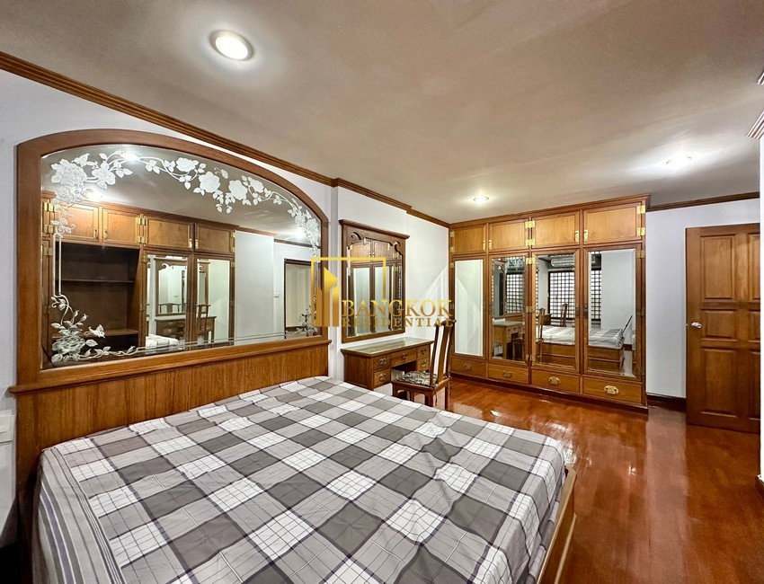 picture Le Premier 2 | Spacious 4 Bedroom Duplex Penthouse in Thonglor - BR18485CD - 34/52