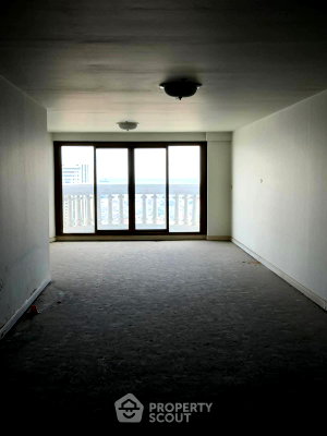 Condos for sale : 1-BR 68 Sqm On 37th Floor At Nusa State Tower near BTS Saphan Taksin (400m) (ID 3066160)