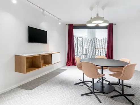 picture Serviced office for rent at BTC Space Chalong, Phuket, modern office with co-working facilities, close to Chalong Pier. - 7/11