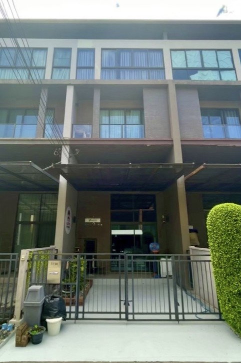 ขายทาวน์โฮม : CR841 🔥 ขายด่วน! 🏡 ทาวน์เฮ้าส์ 3.5 ชั้น 📍โซนรัชโยธิน ทำเลดี เดินทางสะดวก ใกล้ BTS เสนานิคม