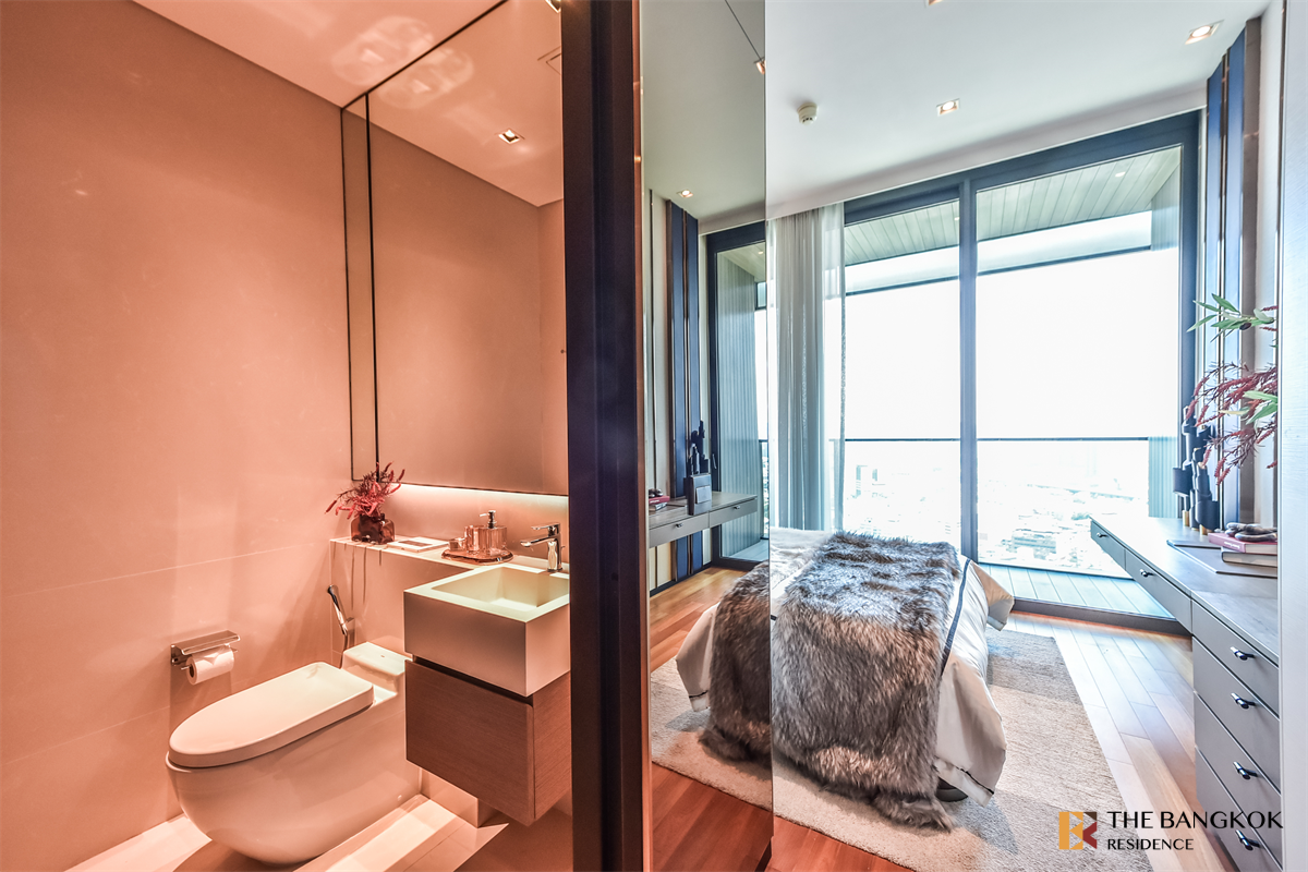 picture Luxury Condo in Central City Location Banyan Tree Residence Riverside Bangkok - 9/10