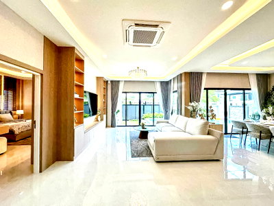 Houses for sale Chonburi : Luxury Pool Villa for Sale 3Bedroom Huay Yai Pattaya East
