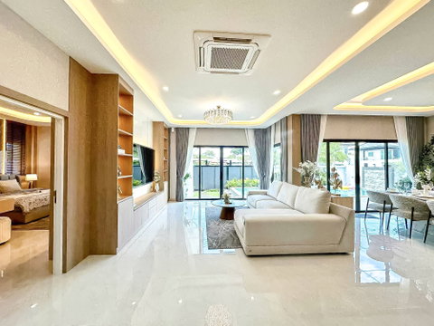 Luxury Pool Villa for Sale 3Bedroom Huay Yai Pattaya East