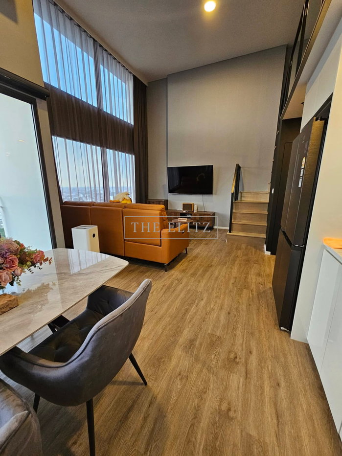 รูป ✨ Sleek Brand-New Duplex Suite with Dramatic Double-Height Ceilings in Prime Rama 9 ✨ - รูปที่ 6/40