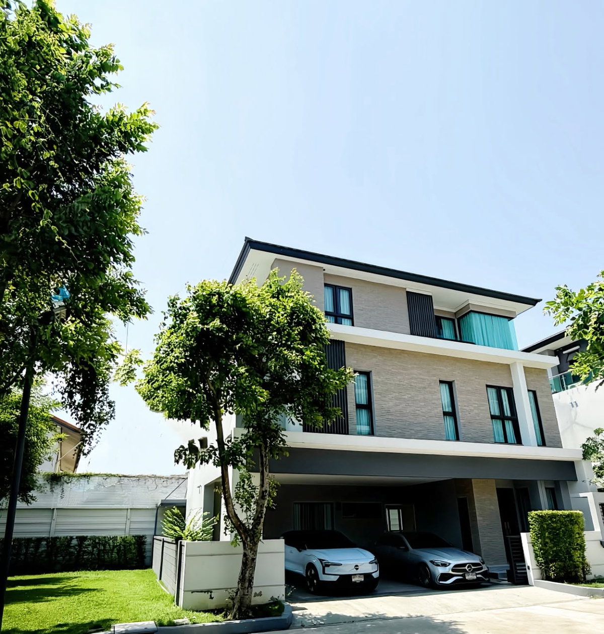 ให้เช่า บ้านเดี่ยว 3 ชั้น เดอะ ซิตี้ เอกมัย–ลาดพร้าว พร้อมเข้าอยู่ (H6919)