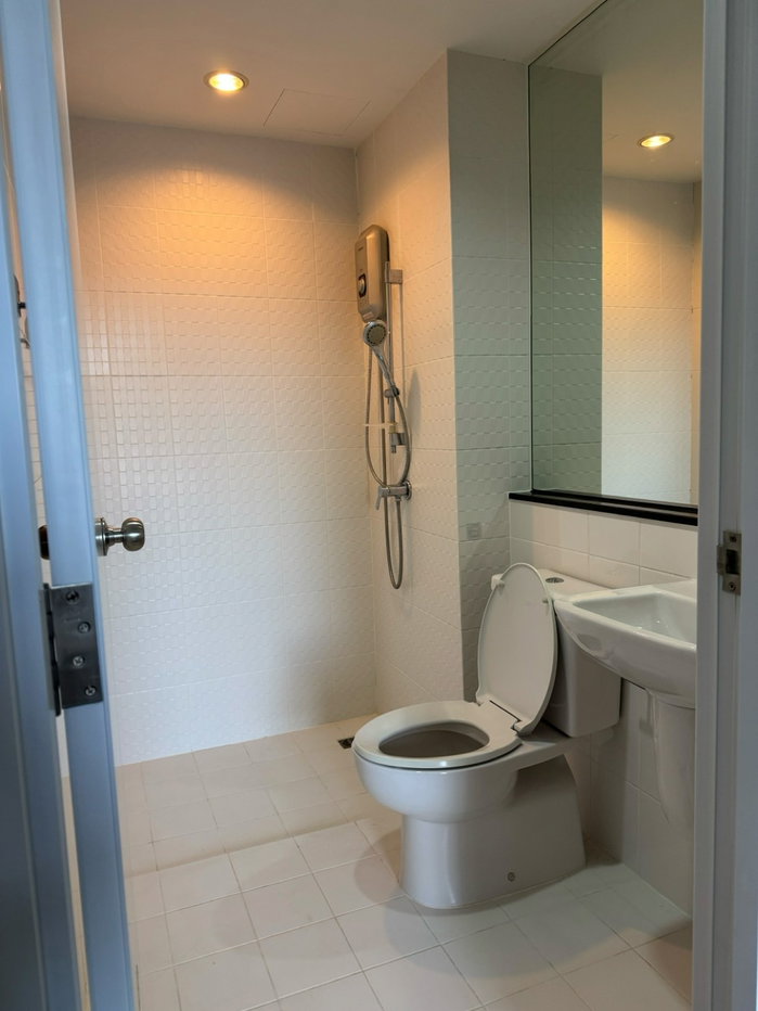 รูป ให้เช่า เดอะทรี อินเตอร์เชนจ์  1-bed ตึกA ชั้น21 ขนาด 36 ตร ม (มีเครื่องซักผ้า) 🆔 line: eyannie - รูปที่ 5/8