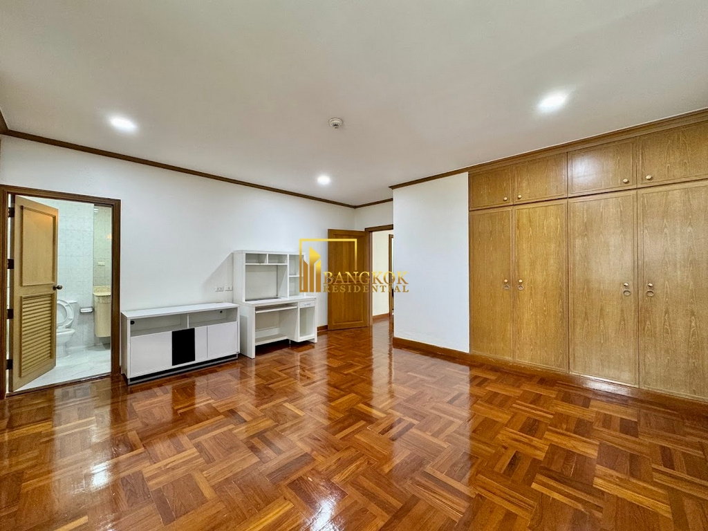 รูป Tower Park | Very Spacious 3 Bedroom Condo in Nana Area - BR13154CD - รูปที่ 22/54