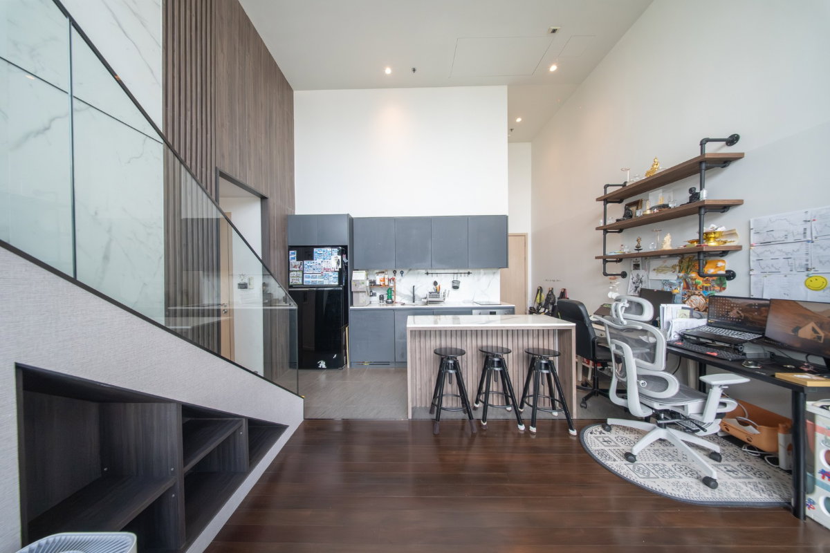 รูป คอนโด 2 ห้องนอน The Lofts Silom ราคา ฿198K/ตร.ม. ใกล้ BTS สุรศักดิ์ สีลม - U6413359 - รูปที่ 5/17