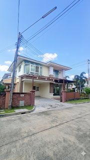 รูปภาพ Prime-location corner house for rent! Only 30,000 Baht/month. Perfect for an office or stock storage. Spacious 230 sq.m. area. Casa Ville Khlong 2