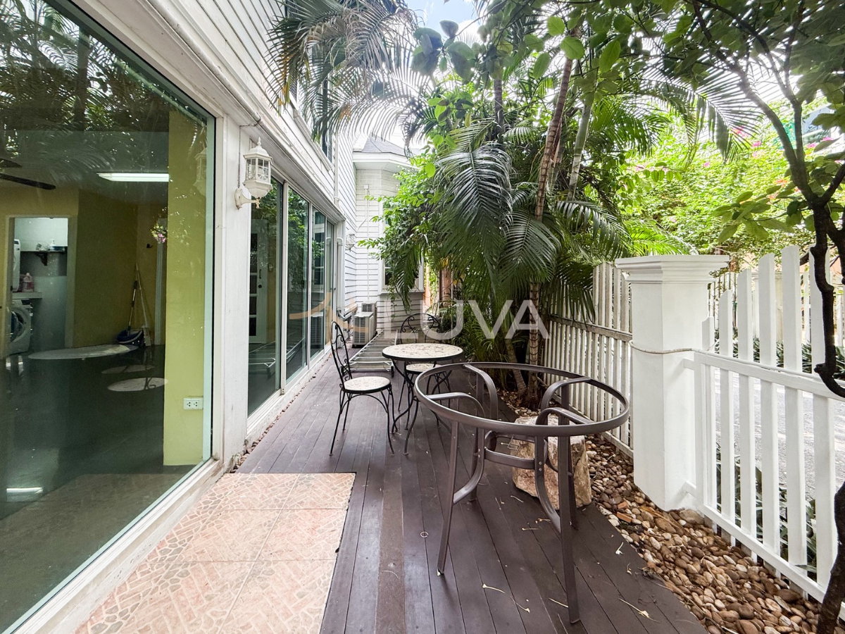 รูป For Rent / ให้เช่า 🪾 แฟนตาเซีย วิลล่า 2 Townhome แต่งสวย Cozy แปลงมุมหน้าสวน/สระว่ายน้ำ หลังใหญ่ เพียง 400 ม.จากสถานี BTS แบริ่ง - รูปที่ 4/24