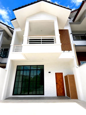 ทาวน์โฮม ภูเก็ต : 🌟 บ้านสวย ทำเลดี โซนฉลอง 🌟  🏡 ทาวน์เฮ้าส์ 2 ชั้น