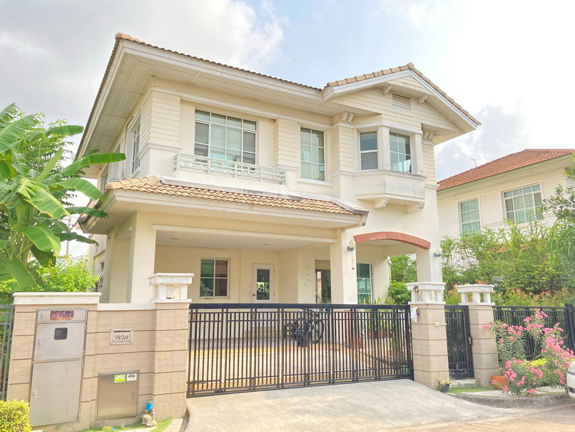 รูป บ้านเดี่ยวให้เช่า เนื้อที่ 61.4 ตารางวา 3 ห้องนอน 3 ห้องน้ำ จอดรถได้ 2 คัน หมู่บ้านนันทวันกิ่งแก้ว (ซอยกิ่งแก้ว 31/3)  - รูปที่ 1/15