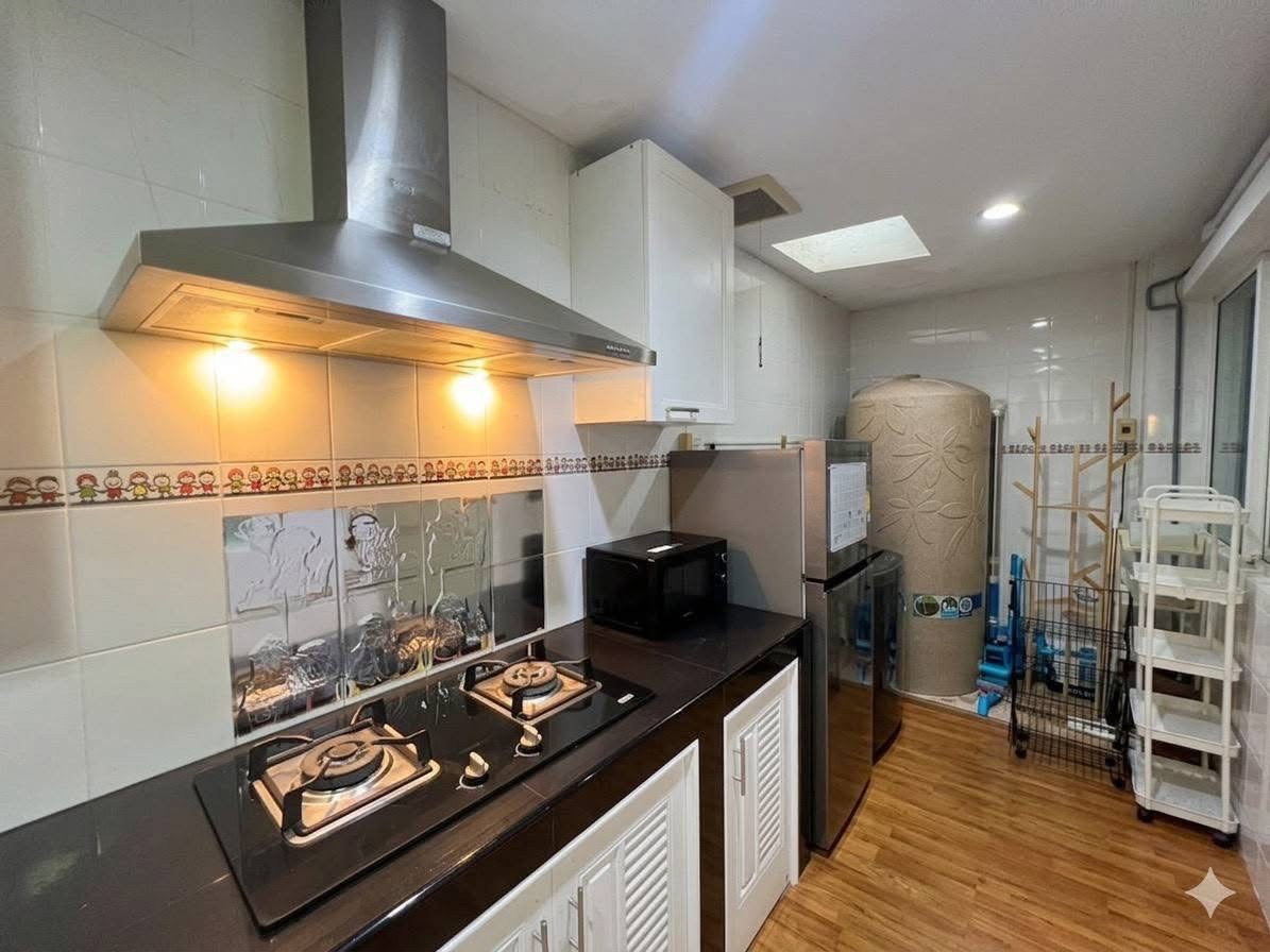 รูป 🏡 FOR RENT ให้เช่าทาวน์โฮม 2 ชั้น หมู่บ้าน Gusto รามอินทรา–พหลโยธิน ซอยพหลโยธิน 48 แยก 26 4 ห้องนอน 3 ห้องน้ำ ใกล้ BTS เพียงไม่กี่นาที  - รูปที่ 4/12