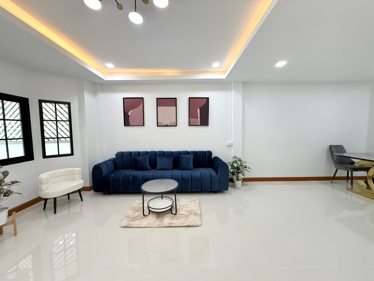 รูป ทาวน์เฮ้าส์ รีโนเวทใหม่ ทำเลดี หมู่บ้านทาวน์แอนด์คันทรี ติดถนนใหญ่ ​ซ.สังฆสันติสุข 16 กระทุ่มราย หนองจอก กว้าง ราคาถูก - รูปที่ 8/34
