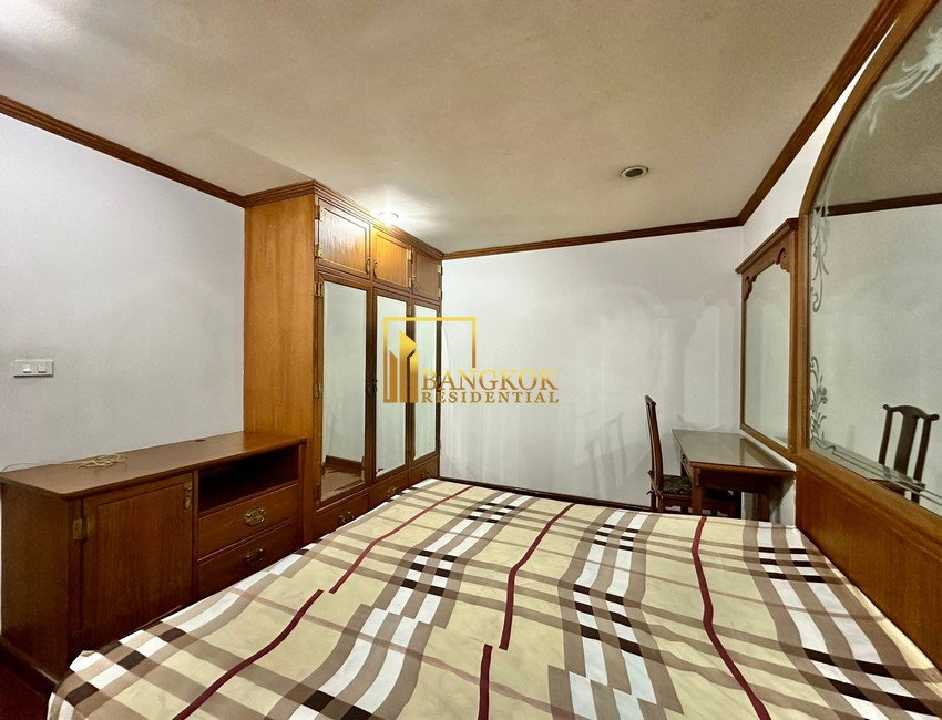 picture Le Premier 2 | Spacious 4 Bedroom Duplex Penthouse in Thonglor - BR18485CD - 28/52