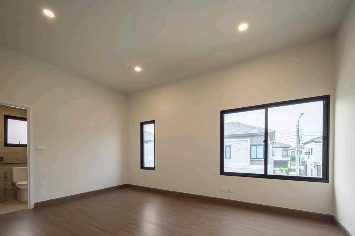 รูป S1530 🏡✨บ้านเดี่ยวสไตล์อังกฤษ ทำเลกรุงเทพกรีฑา GRAND BRITANIA พระราม 9 – กรุงเทพกรีฑา** 💰ราคาเพียง 7.59 ล้านบาท - รูปที่ 7/9