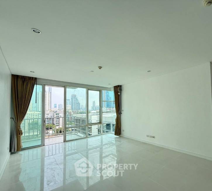 รูป คอนโด 2 ห้องนอน 105 ตร.ม. ฟูลเลอร์ตัน สุขุมวิท ใกล้ BTS เอกมัย 400 ม. (ID 3048957) - รูปที่ 2/3