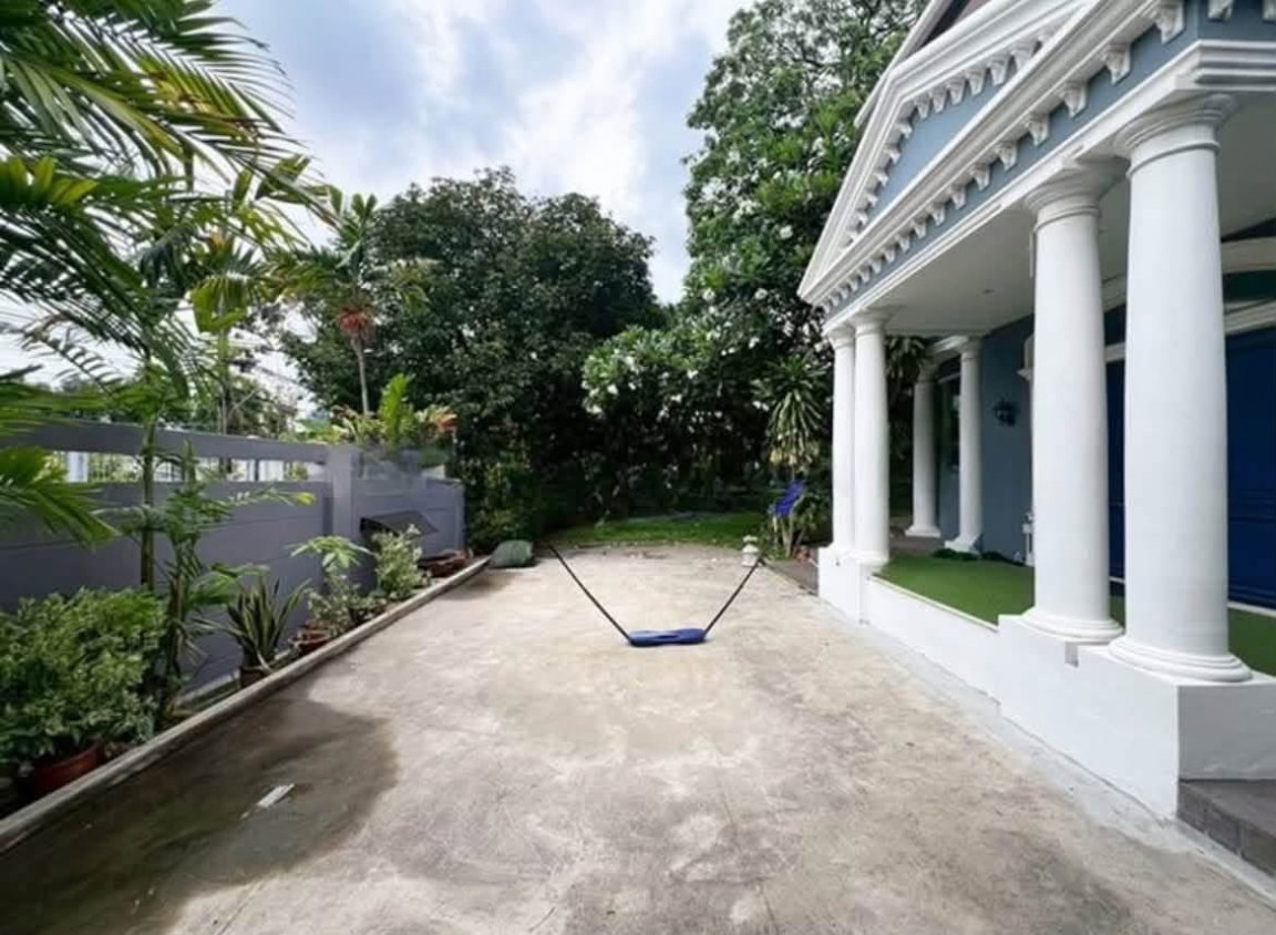 รูป บ้านเดี่ยวพร้อมสวนส่วนตัว | บีทีเอสอ่อนนุช | พื้นที่ 724 ตารางเมตร | 5 ห้องนอน 3 ห้องน้ำ | 110,000 บาท - รูปที่ 11/17