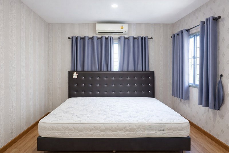 รูป ใกล้ตลาดสดศรีวารี 900 ม. 21ตร.ว. คิงเพาเวอร์ ศรีวารี 900 ม ลาดกระบัง54 ให้เช่า ใหญ่มาก! ทาวน์โฮม 2 ชั้น หลังมุม 3 นอน 2 น้ำ - รูปที่ 3/8