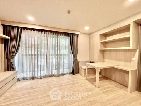 คอนโด 1 ห้องนอน 44 ตร.ม. ราคาเหมาะสม ที่ Taka Haus Ekamai 12 ใกล้ BTS เอกมัย (ID 2450441)