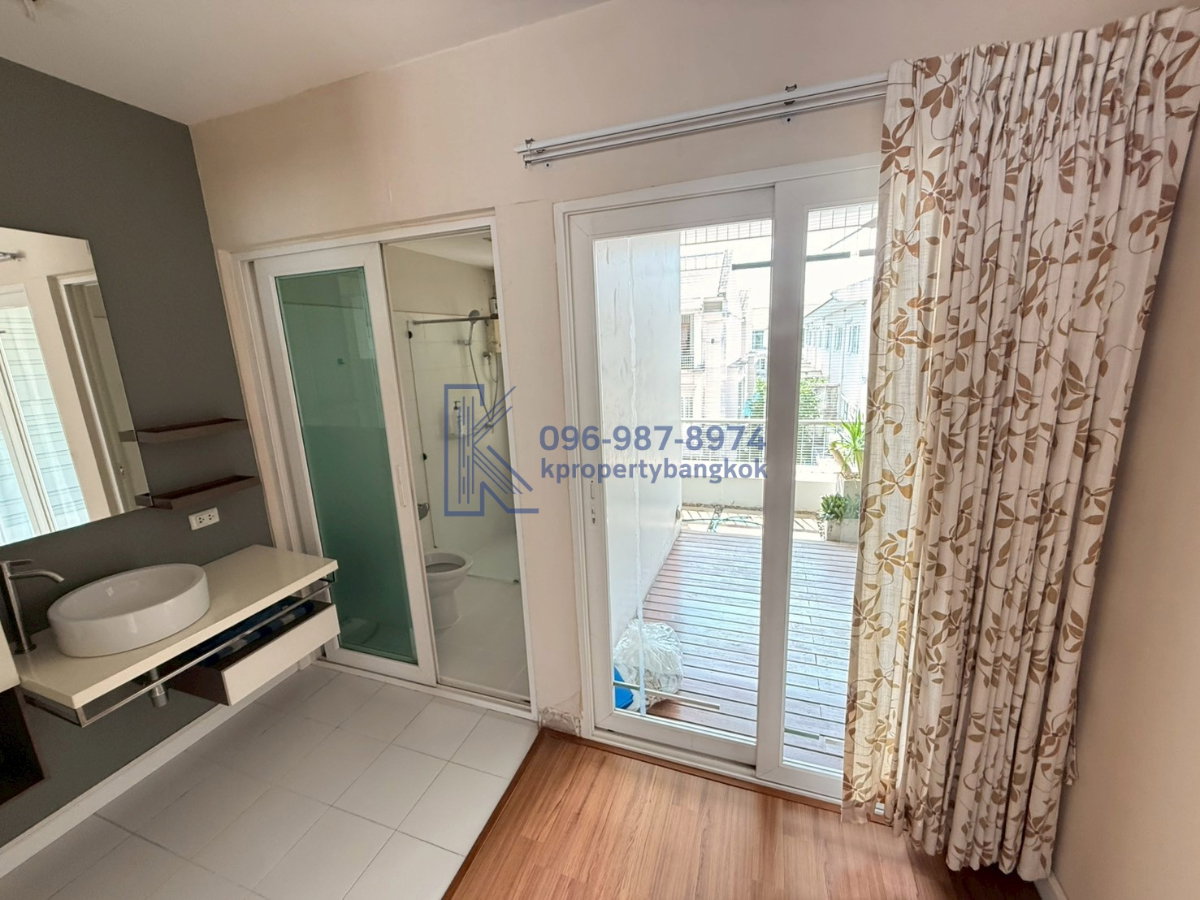 รูป ให้เช่า-ทาวน์โฮม 3 ชั้น 3 ห้องนอน 4 ห้องน้ำ The Terrace ลาดพร้าว 71 (นาคนิวาส 48) ใกล้โรงเรียนสตรีวิทยา 2 และเซ็นทรัลอีสต์วิลล์ - รูปที่ 10/18