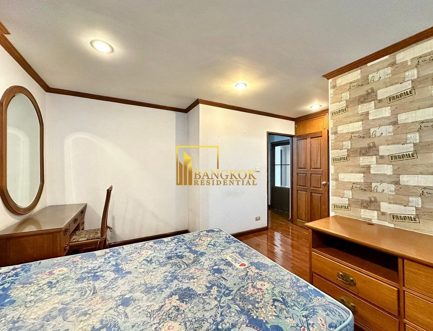 picture Le Premier 2 | Spacious 4 Bedroom Duplex Penthouse in Thonglor - BR18485CD - 25/52