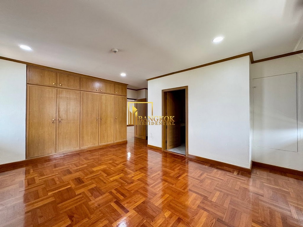 รูป Tower Park | Very Spacious 3 Bedroom Condo in Nana Area - BR13154CD - รูปที่ 18/54