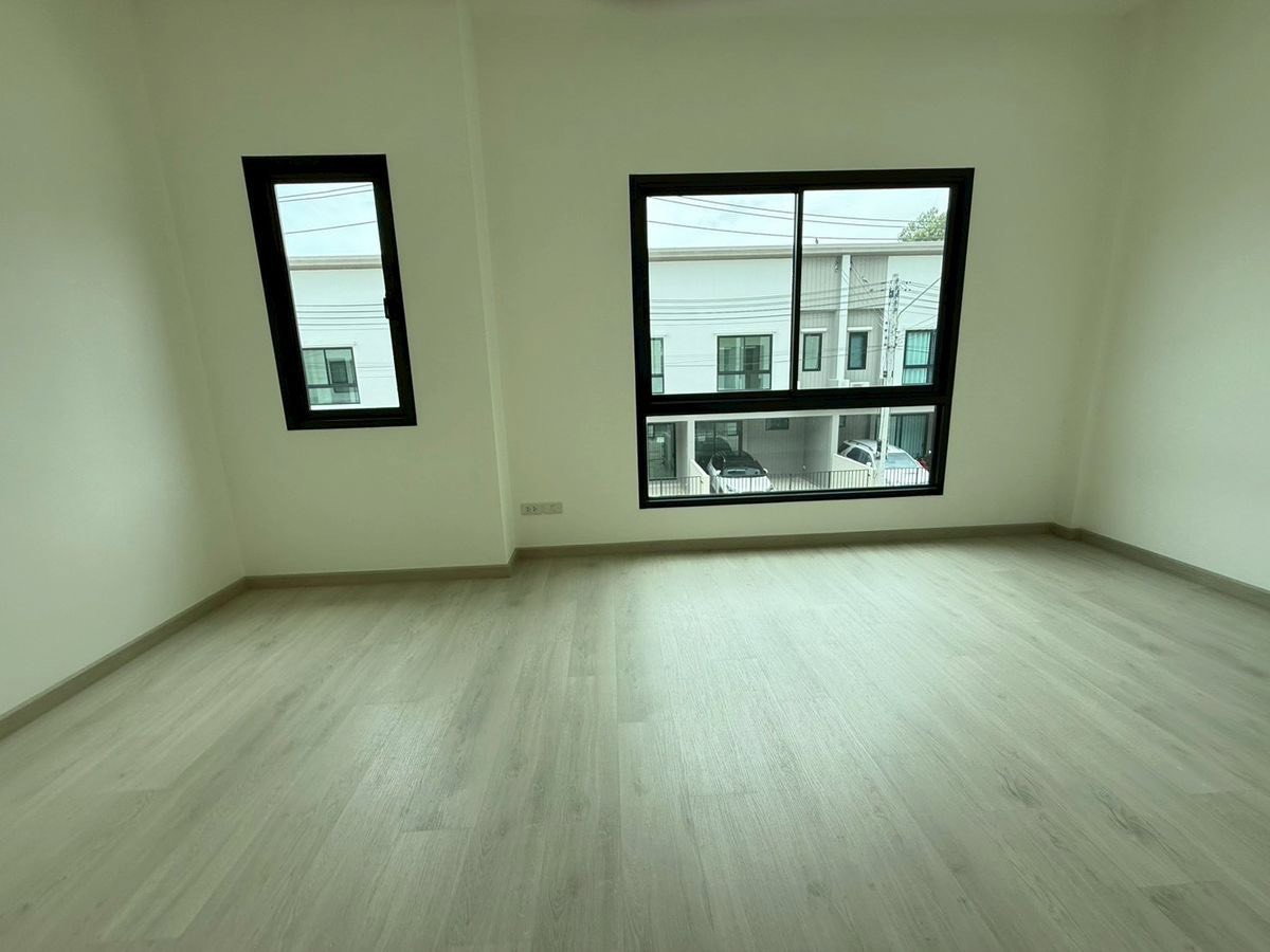 รูป 🏡 แคนวาส รังสิต–คลอง 7 | บ้านใหม่มือหนึ่ง พร้อมเข้าอยู่! ✨ ฟีลเหมือนซื้อบ้านใหม่ แต่จ่ายแค่ค่าเช่า! 🔥เช่า 13,000 บาท/เดือน มี 3 ห้องนอน 3 ห้องน้ำ - รูปที่ 9/16