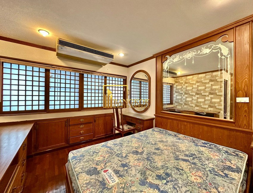 picture Le Premier 2 | Spacious 4 Bedroom Duplex Penthouse in Thonglor - BR18485CD - 22/52