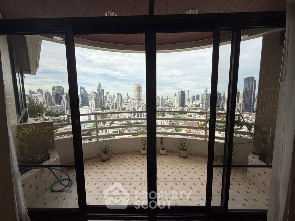 รูป คอนโด 4 ห้องนอน 350 ตร.ม. ชั้น 20 โครงการ Ruamsuk Condominium ใกล้ BTS ทองหล่อ (เลี้ยงสัตว์ได้) (ID 2791682) - รูปที่ 17/50