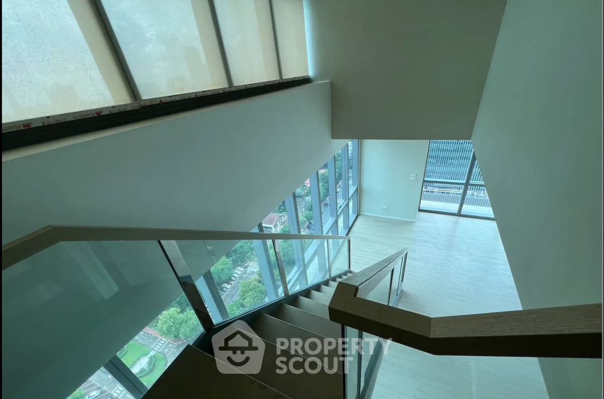 รูป คอนโด 2 ห้องนอน 117 ตร.ม. ชั้น 28-29 | The Room สุขุมวิท 21 ใกล้ MRT สุขุมวิท (ID 3066261) - รูปที่ 4/10