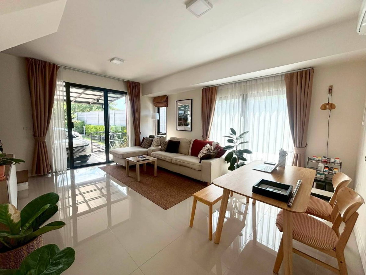 รูป T 1521 ให้เช่า ทาวน์โฮม 2 ชั้น หลังมุม ม.พลีโน บางนา วงแหวน บ้านสวยสภาพดี เฟอร์นิเจอร์ครบ ราคา 25,000 บาท - รูปที่ 4/13