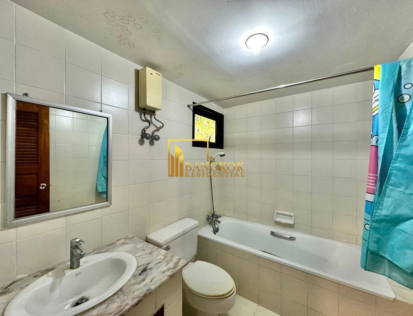 picture Le Premier 2 | Spacious 4 Bedroom Duplex Penthouse in Thonglor - BR18485CD - 26/52