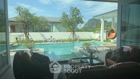 วิลล่า 4 ห้องนอน พร้อมสระส่วนตัว โครงการ Pool Villa In Cha Am ใกล้หาดน่ายาง (ID 3066251)