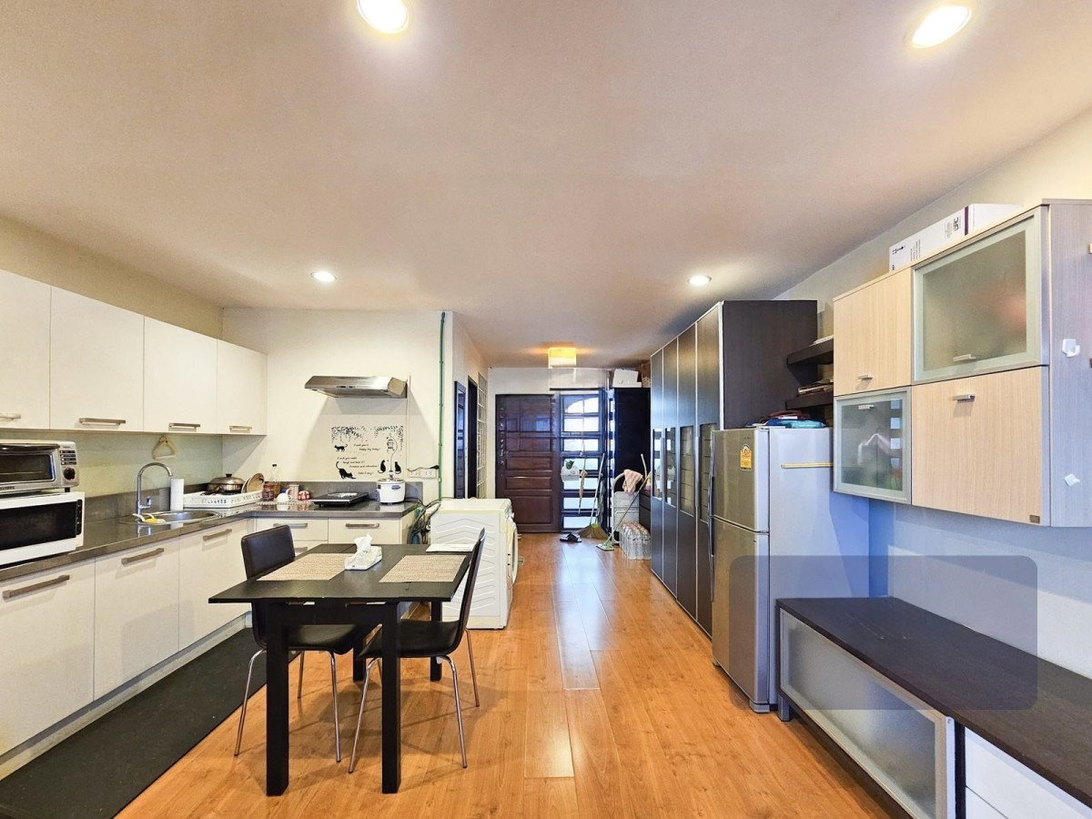 รูป Supalai Place Sukhumvit 39 | เฟอร์นิเจอร์และเครื่องใช้ไฟฟ้า #715005 - รูปที่ 6/11
