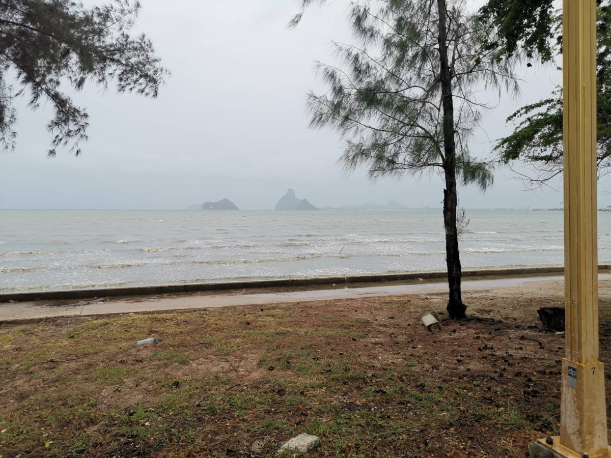 รูป ที่ดินเปล่าติดชายทะเล ถนนปิ่นอนุสรณ์ อ่าวน้อย จังหวัดประจวบฯ - รูปที่ 6/7