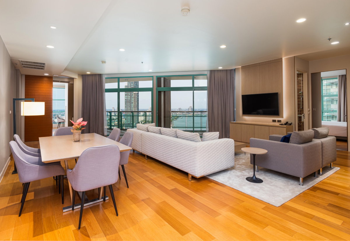  3 Bedroom condo , River view , Full service at Chatrium Residence Riverside , Charoenkrung